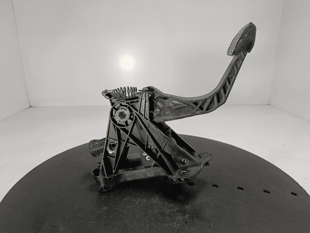 Педаль сцепления к Volkswagen Passat B8 (14-19)