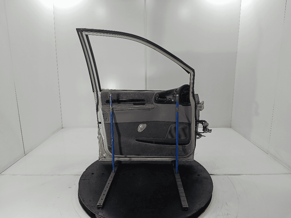 Дверь передняя левая к Chrysler Voyager 3 (95-01)