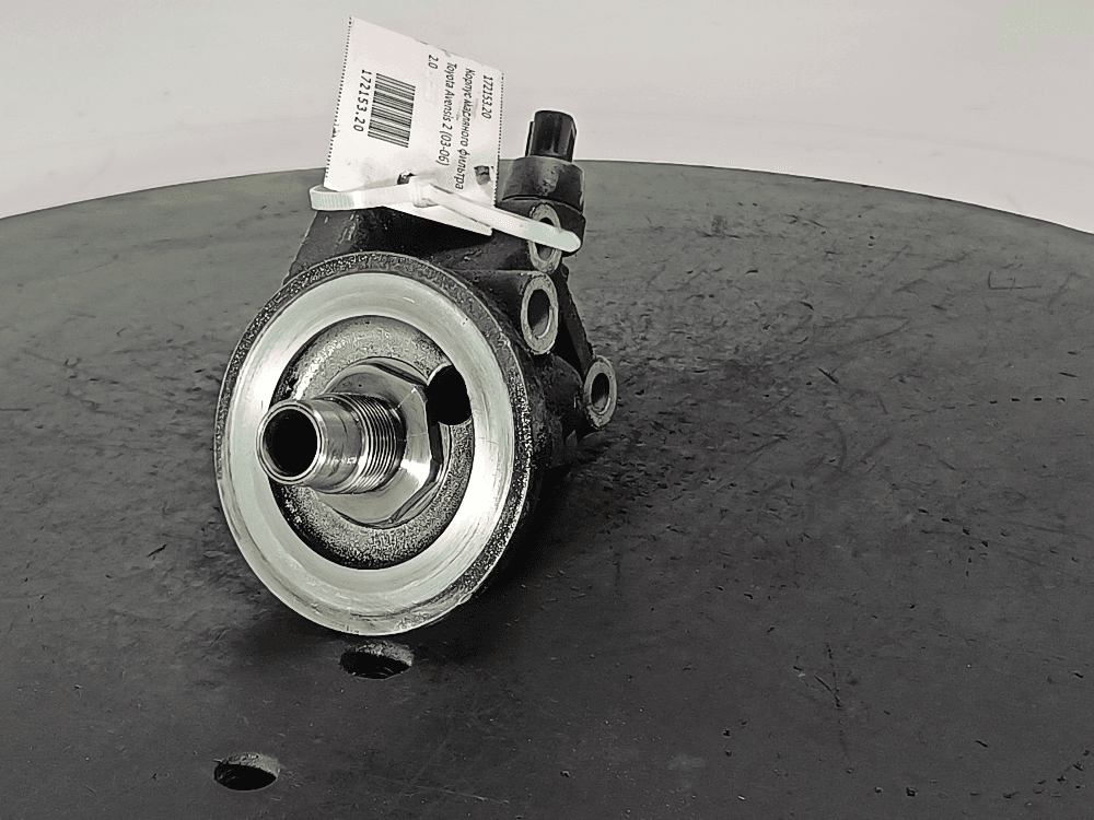 Корпус масляного фильтра к Toyota Avensis 2 (03-06)