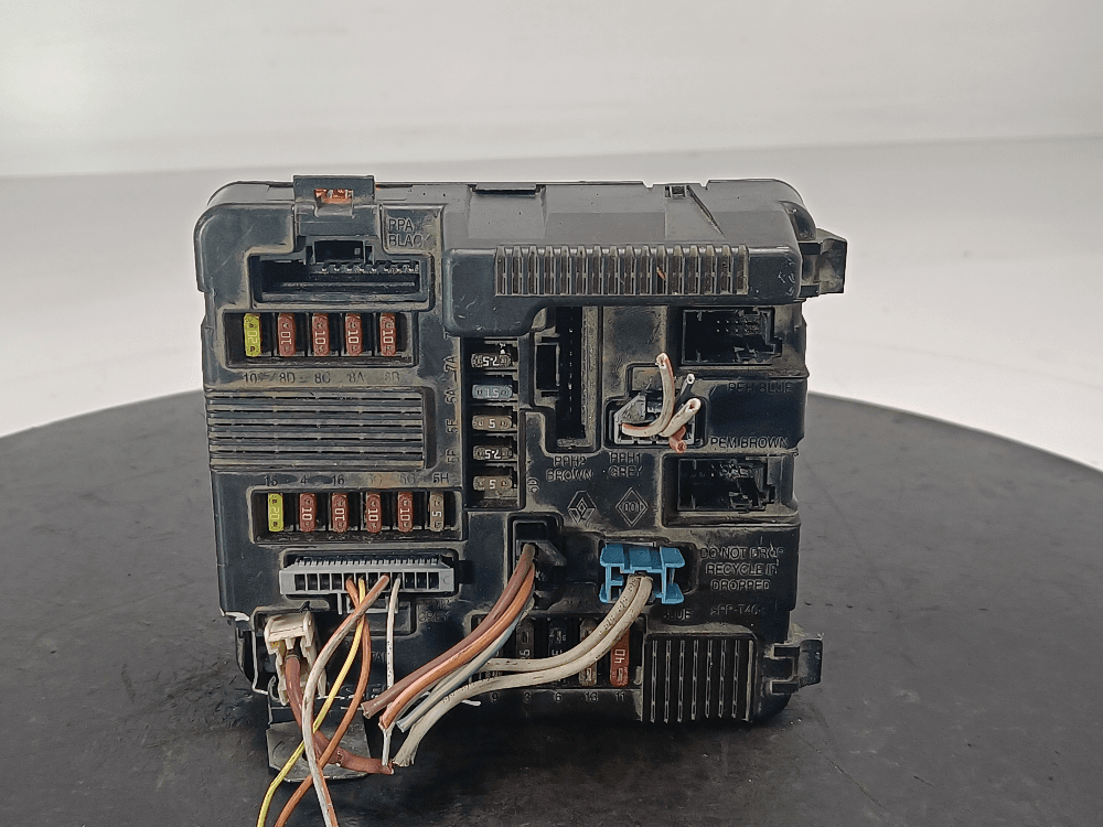 Блок предохранителей к Renault Megane 2 (02-06)