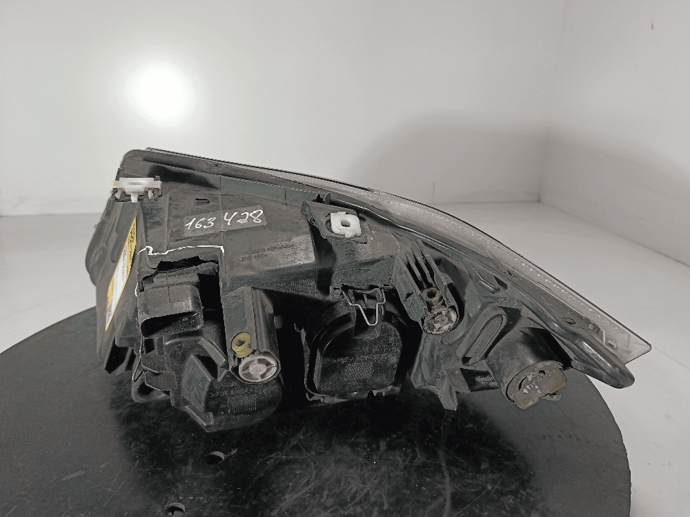 Фара правая к BMW 3 E90/E91/E92/E93 (05-10)