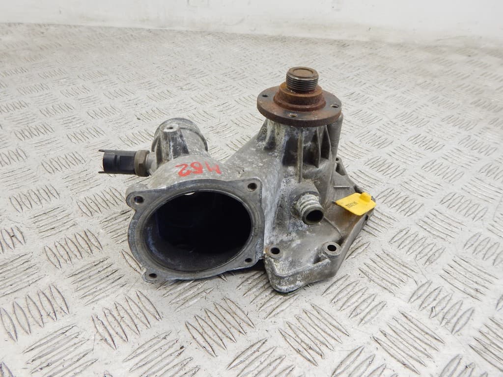 Помпа к BMW 7 E38 (94-98)
