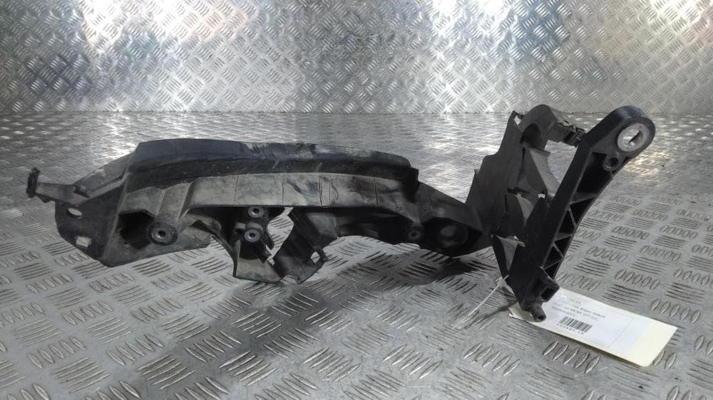 Крепление фары левой к Audi A4 B8/8K (07-11)