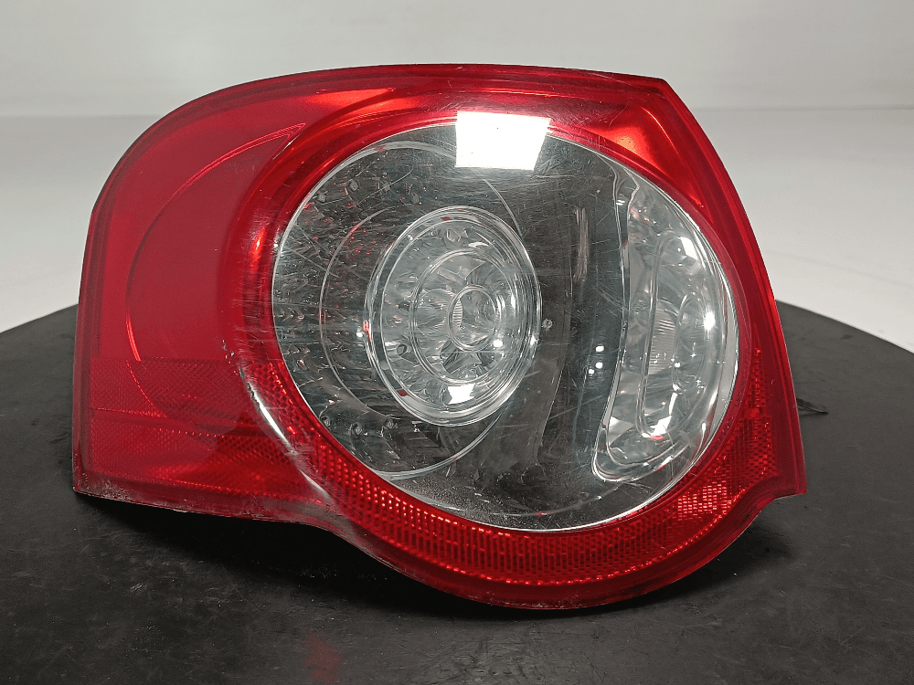 Фонарь задний левый к Volkswagen Passat B6 (05-10)