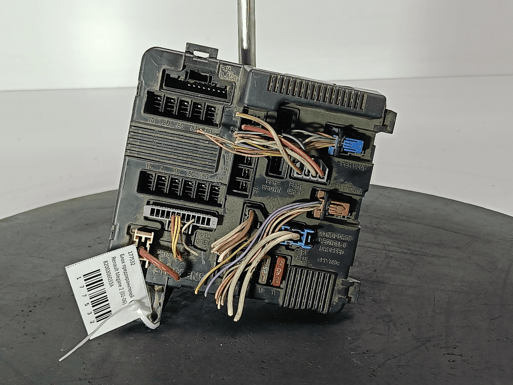 Блок предохранителей к Renault Megane 2 (02-06)