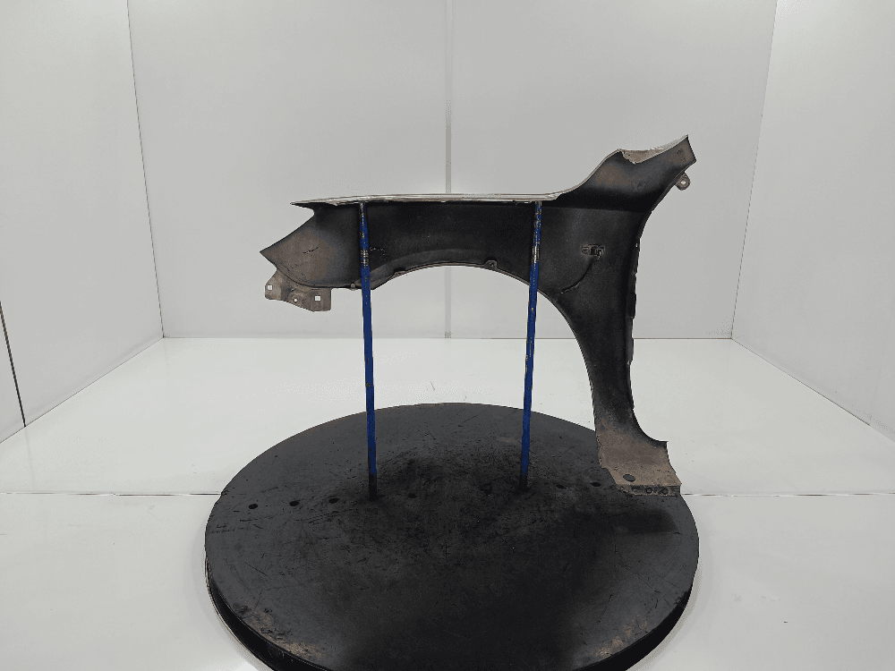 Крыло переднее правое к Mazda 3 BK (03-06)