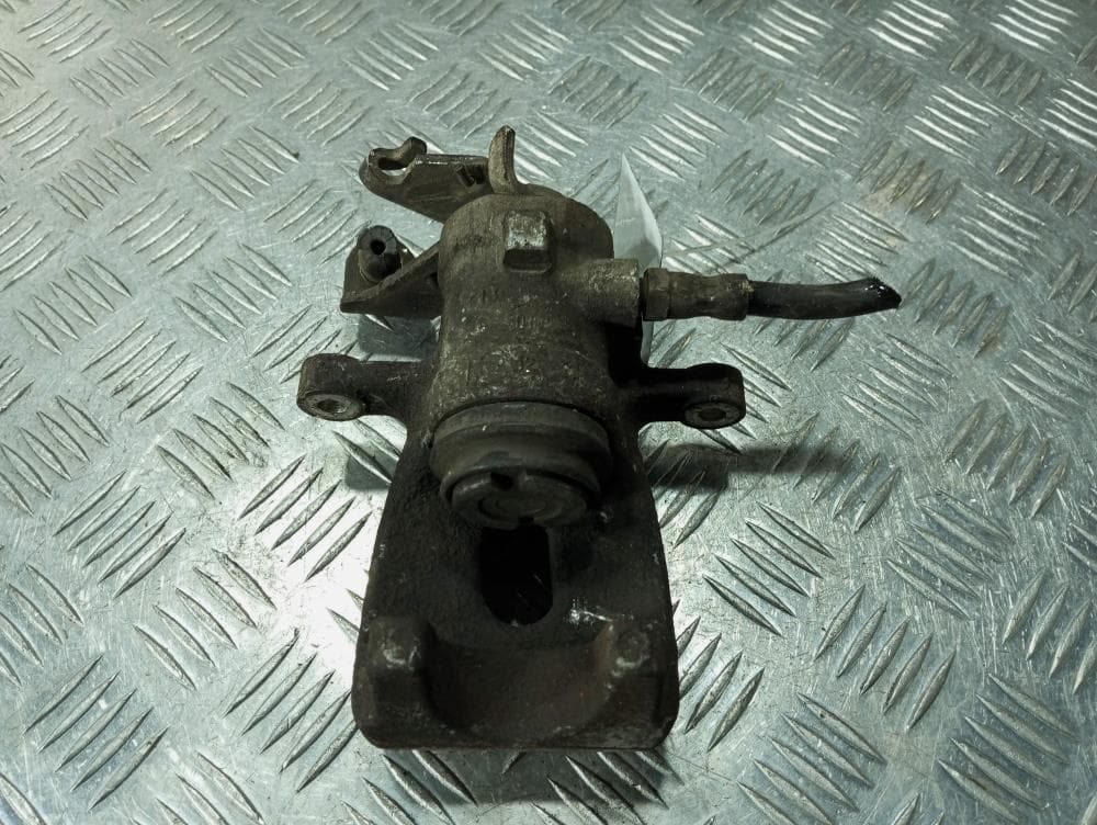 Суппорт задний правый к Alfa Romeo 147 (00-04)