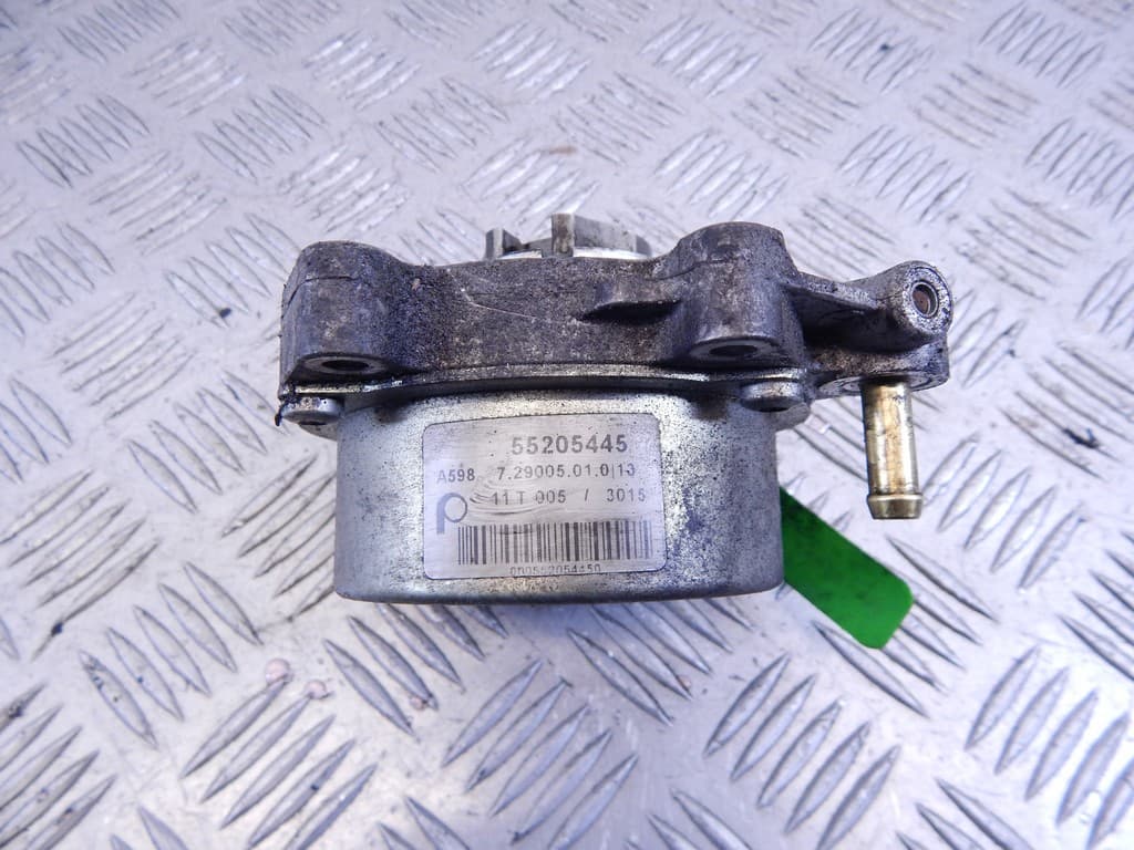 Насос вакуумный к Alfa Romeo 156 (97-02)