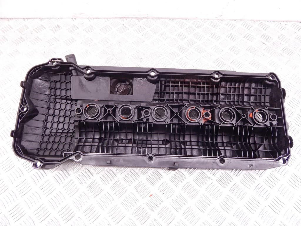 Клапанная крышка к BMW 5 E39 (95-00)
