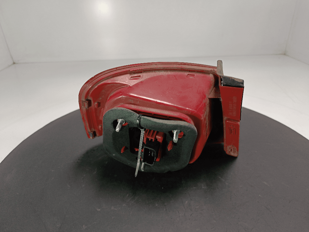 Фонарь задний правый к Volkswagen Passat B6 (05-10)