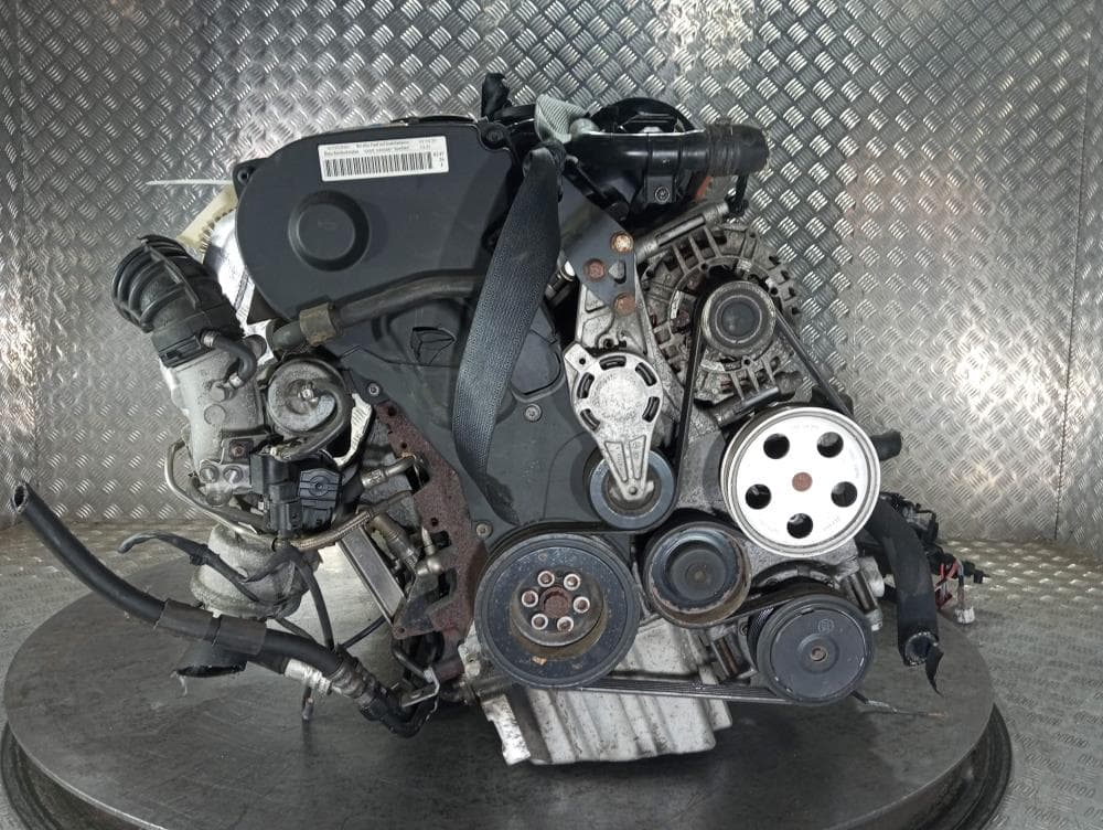 Двигатель к Audi A4 B7 (04-09)