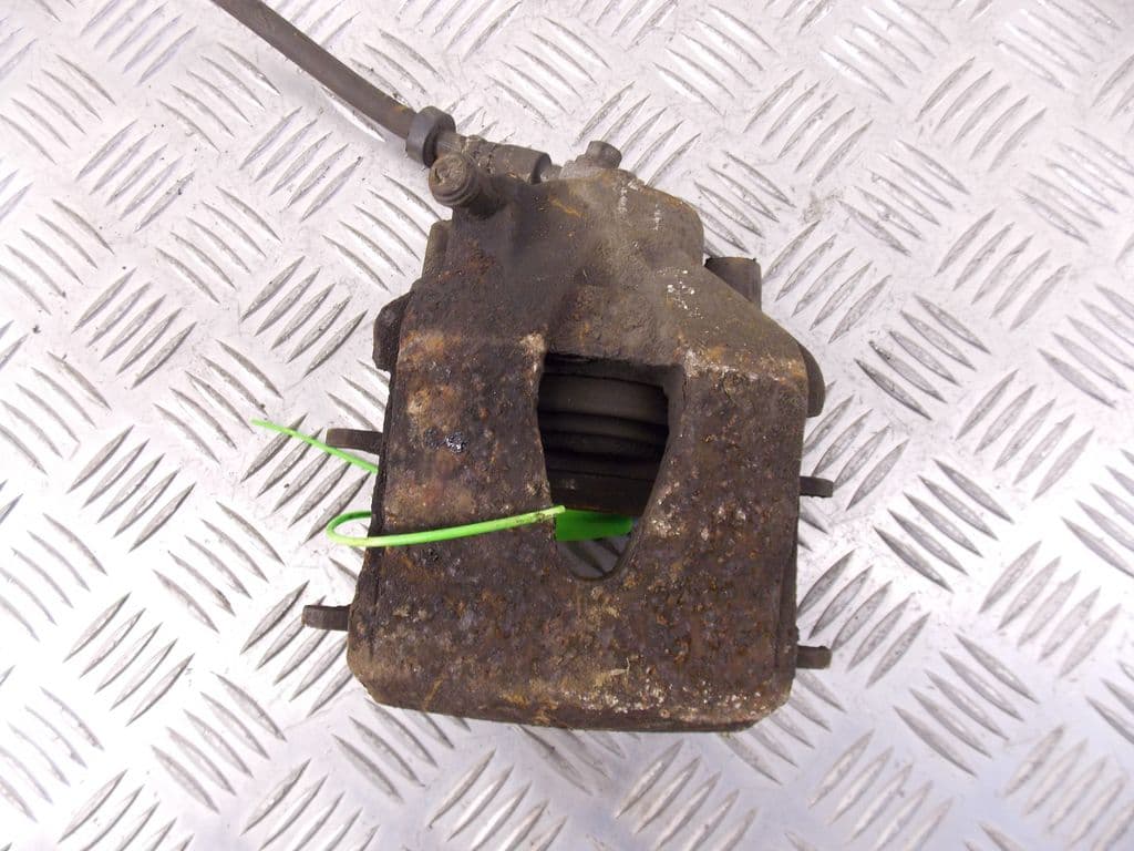 Суппорт передний правый к Audi A3 8L (96-00)