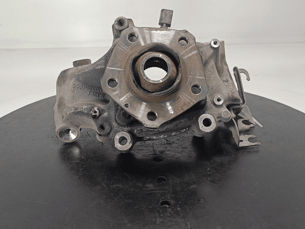 Кулак задний правый к Volkswagen Touareg 3 (18-24)