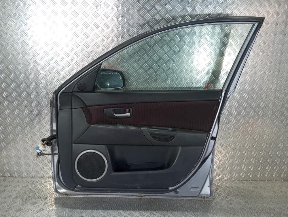 Дверь передняя правая к Mazda 3 BK (03-06)