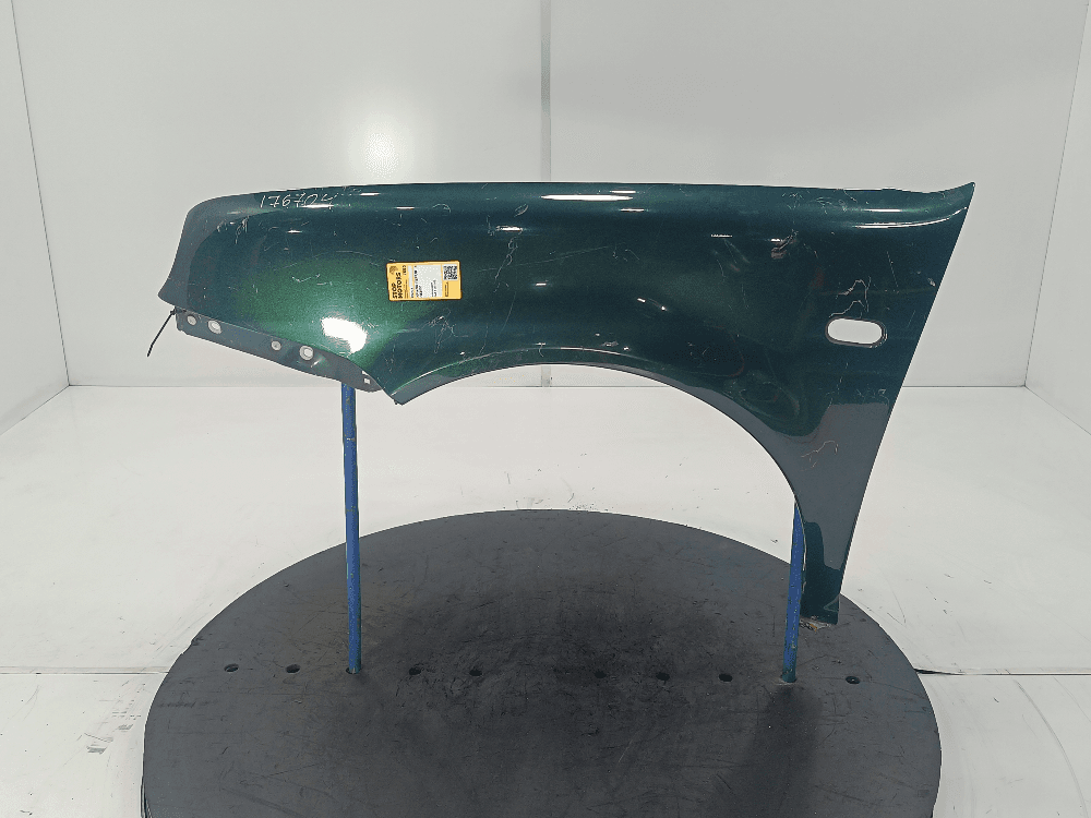 Крыло переднее левое к Volkswagen Golf 4 (97-06)