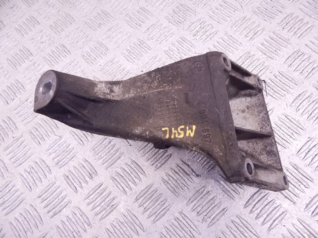 Кронштейн двигателя к BMW 3 E46 (97-03)