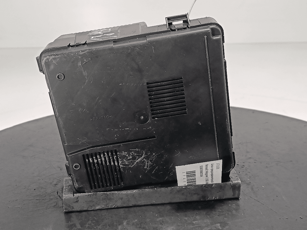 Блок предохранителей к Renault Megane 2 (02-06)