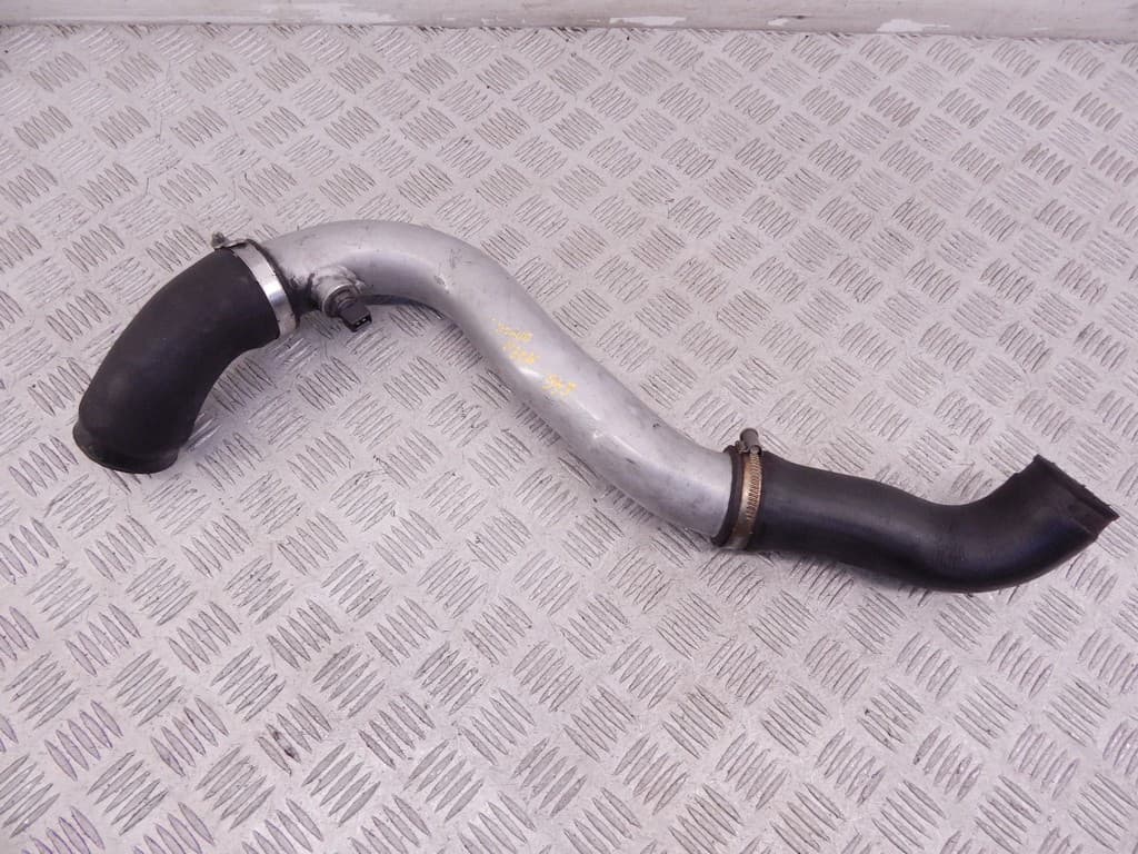 Патрубок интеркулера к BMW 3 E46 (97-03)