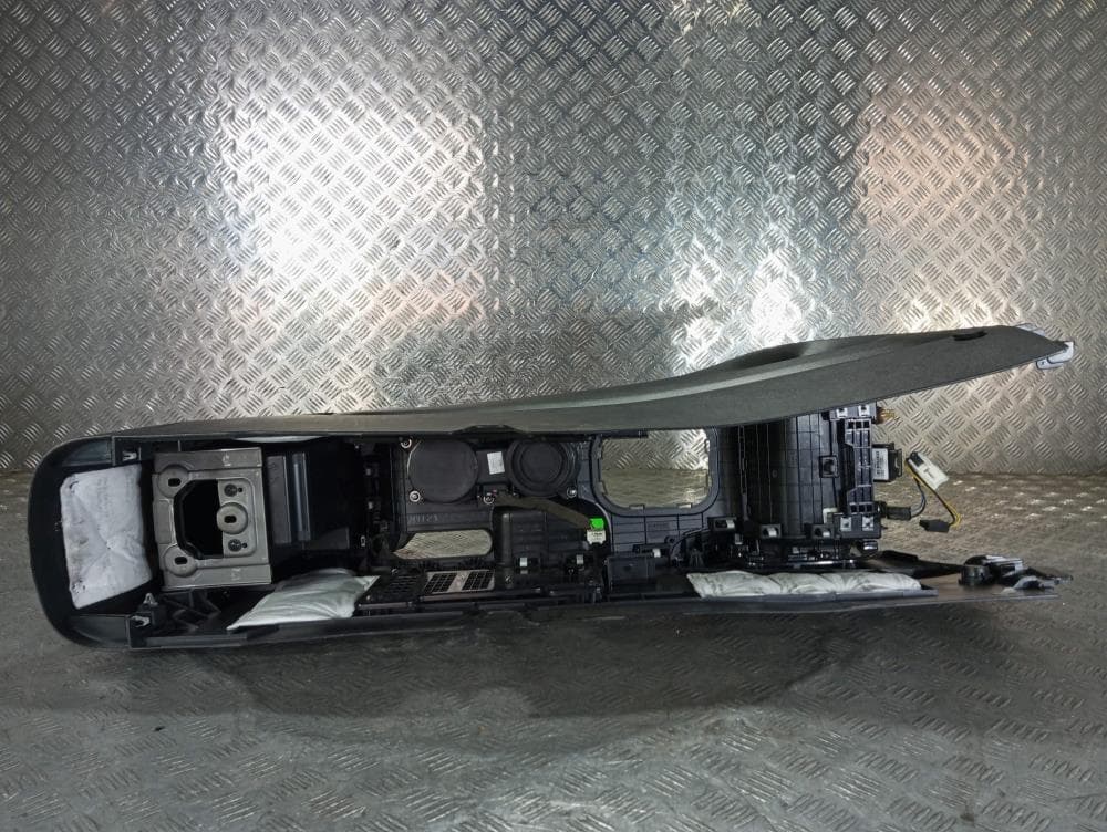 Консоль салона (кулисная часть) к Hyundai ix35 1 (10-13)