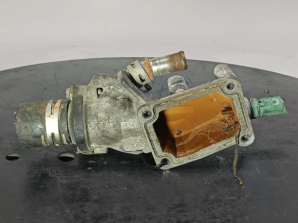 Корпус термостата к Citroen C4 1 (04-08)