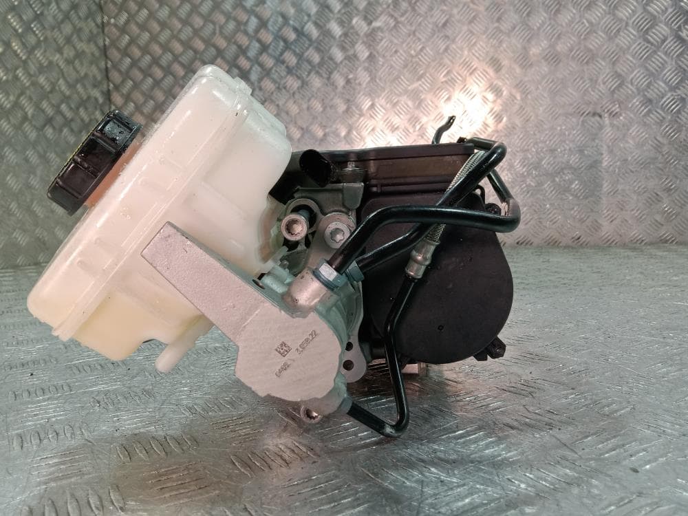 Цилиндр тормозной главный к Bentley Bentayga (15-20)