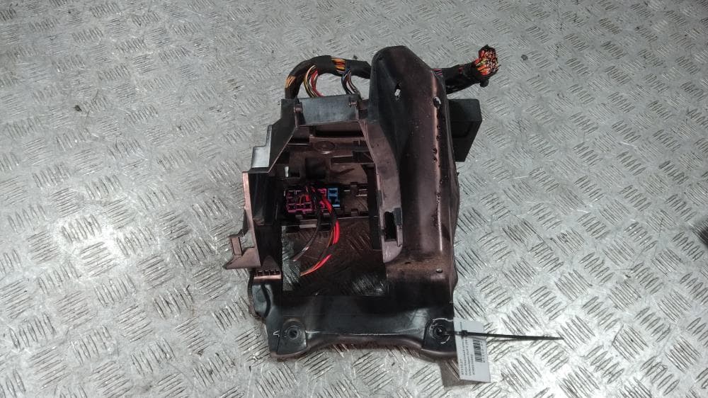 Блок бортовой сети (блок управления BCM) к Volkswagen Golf 5 (03-09)