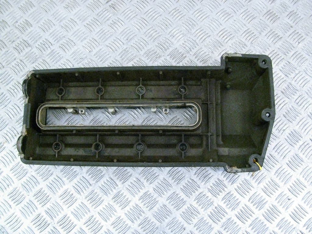 Клапанная крышка к BMW 7 E38 Рестайлинг (98-01)