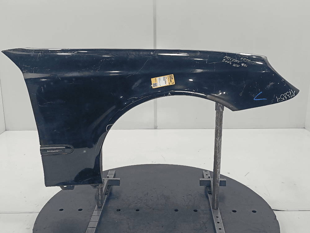 Крыло переднее правое к Mercedes E Class W211/S211 (02-06)