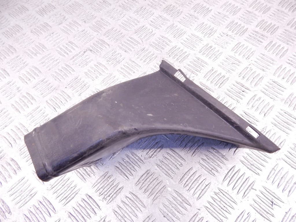 Воздуховод тормозной правый к BMW 5 E60/E61 (02-07)