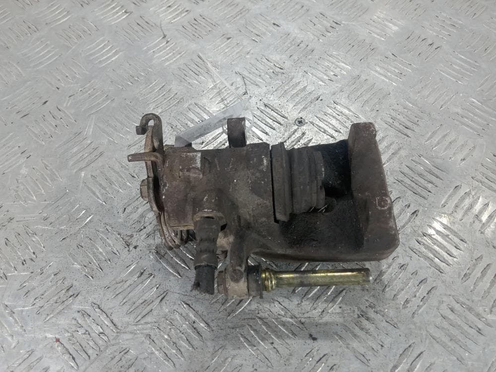 Суппорт задний левый к Alfa Romeo 147 Рестайлинг (04-10)