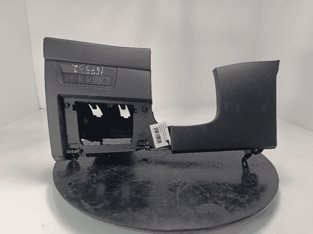 Накладка декоративная на торпедо к Volkswagen Touareg 3 (18-24)