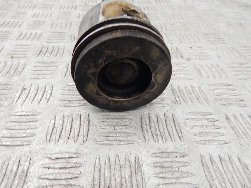 Поршень к BMW 5 F10/F11/F07 (09-13)