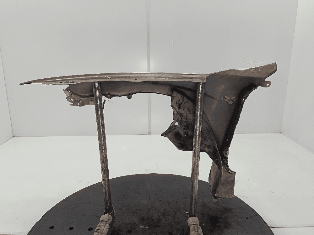 Крыло переднее правое к Mazda 6 1 (02-05)