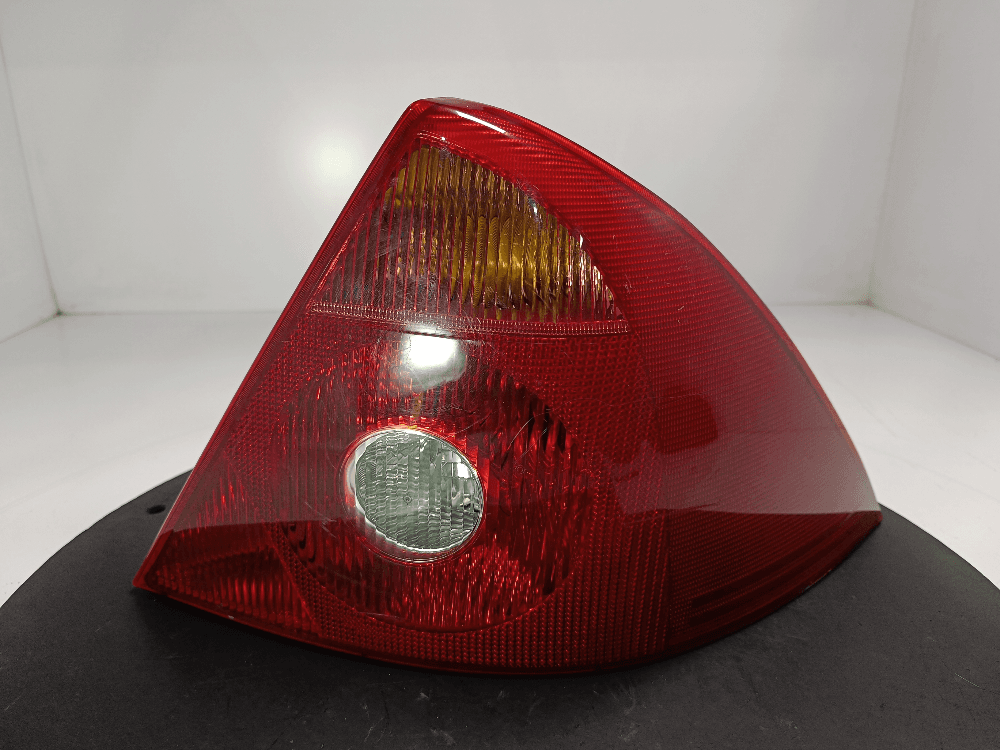 Фонарь задний правый к Ford Mondeo 3 (01-03)