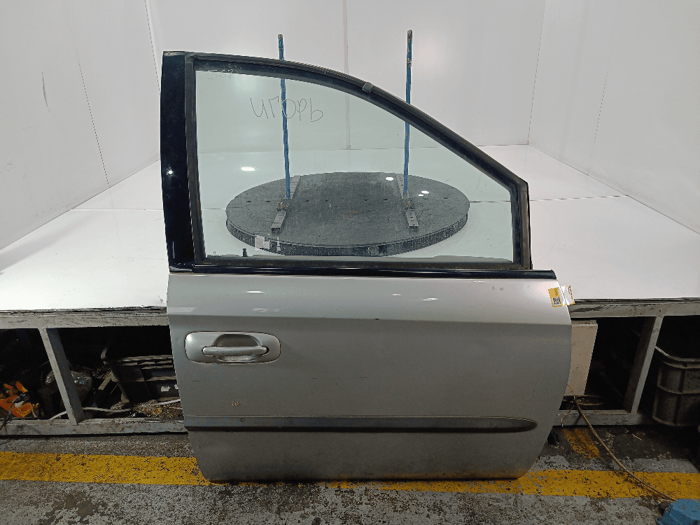 Дверь передняя правая к Chrysler Voyager 4 (01-04)