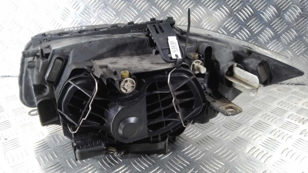 Фара правая к BMW 1 E81/E82/E87/E88 (04-07)