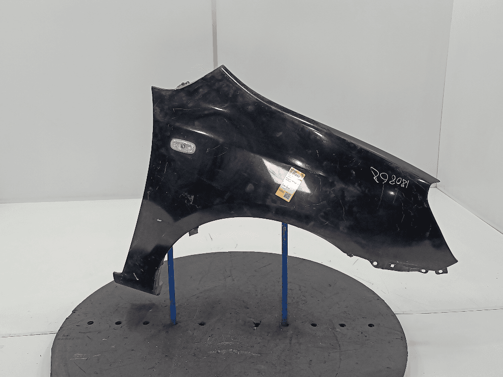 Крыло переднее правое к Kia Carens 2 (06-10)