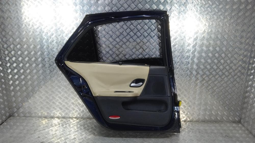 Дверь задняя левая к Renault Laguna 2 Рестайлинг (05-08)