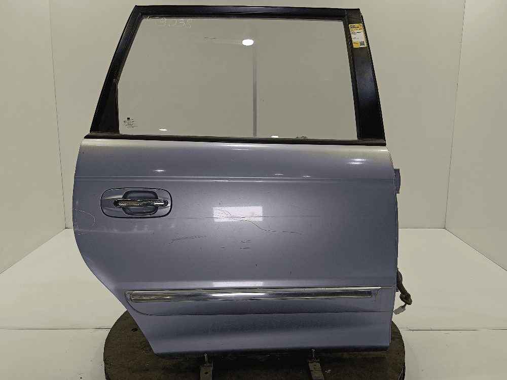 Дверь задняя правая к Hyundai Trajet (00-04)