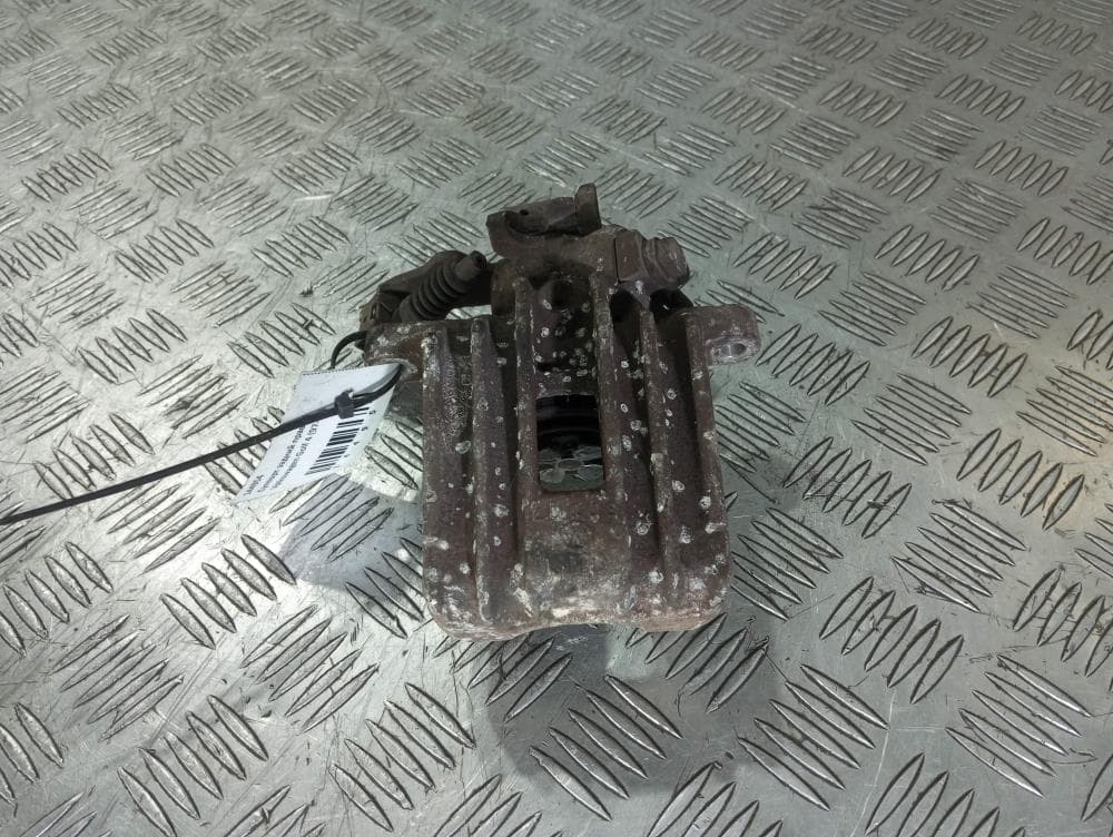 Суппорт задний правый к Volkswagen Golf 4 (97-06)