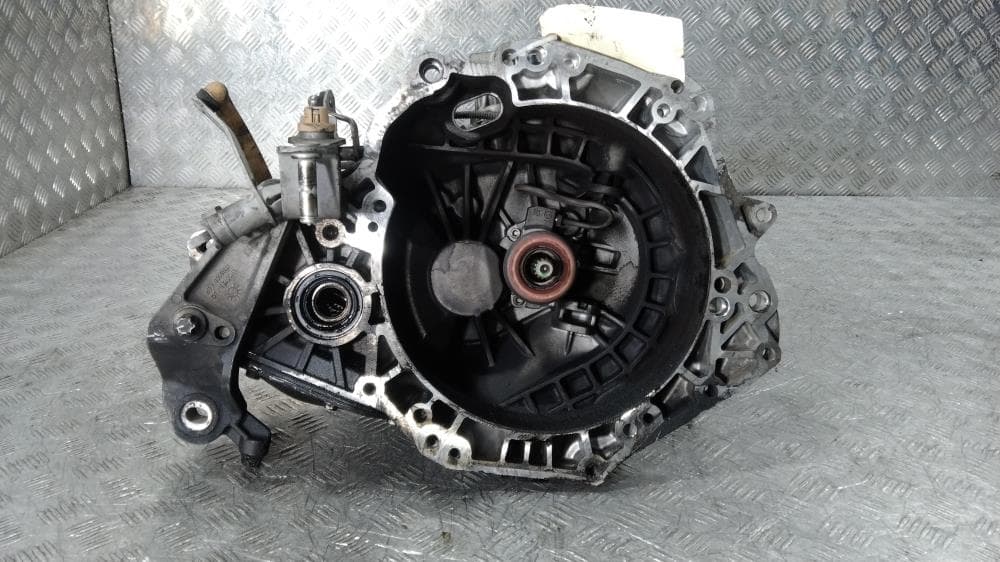 КПП механическая (МКПП) к Opel Corsa D (06-11)
