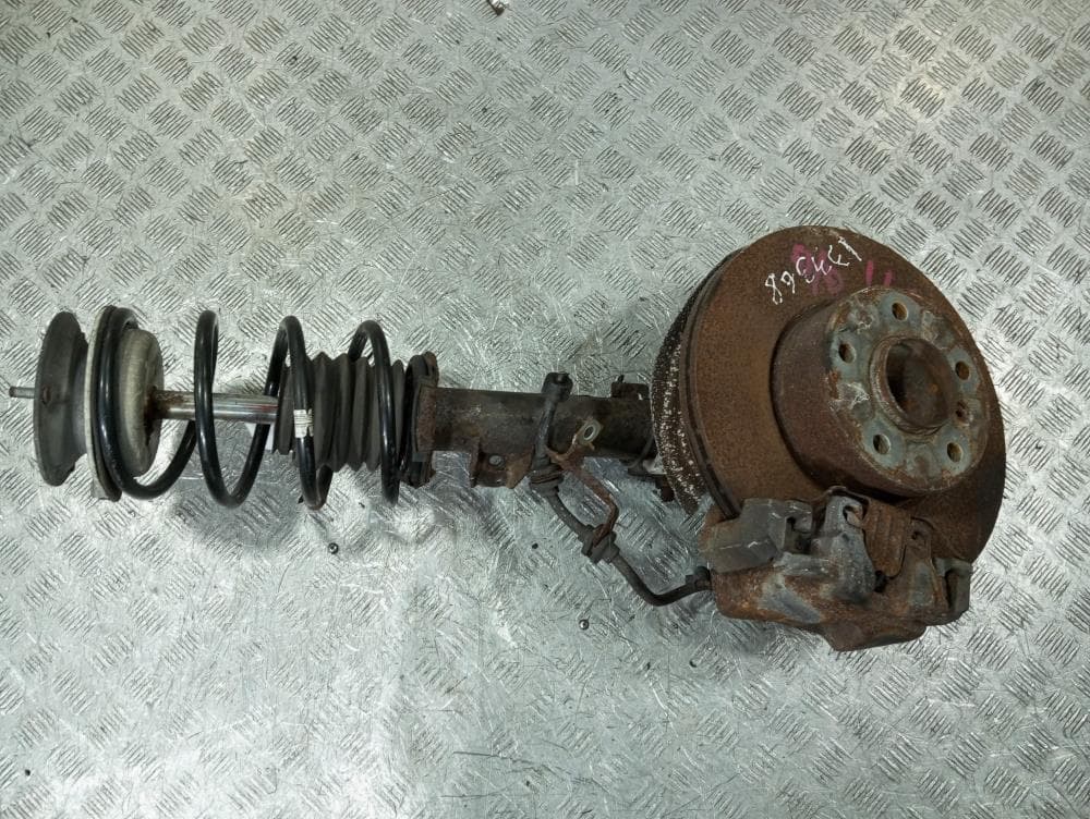 Стойка передняя левая к BMW 1 E81/E82/E87/E88 (04-07)