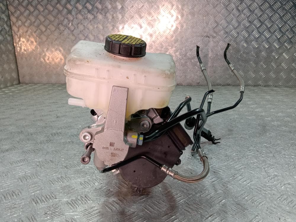 Цилиндр тормозной главный к Lamborghini Urus (18-24)