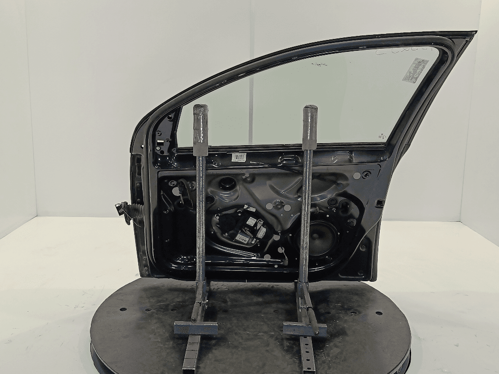Дверь передняя правая к Volkswagen Golf 5 (03-09)