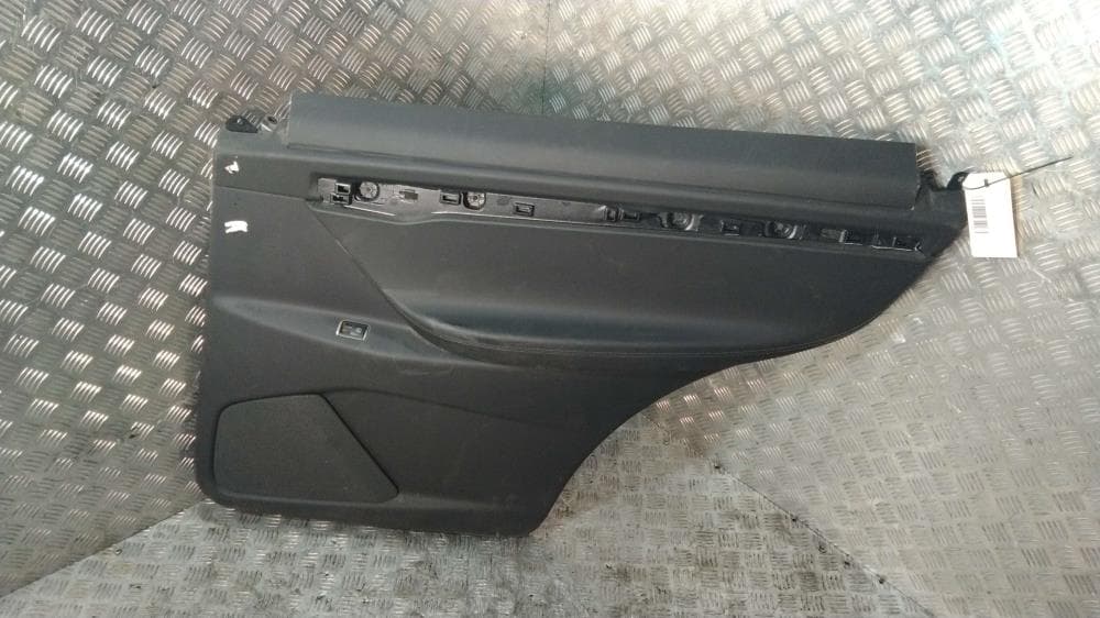 Обшивка двери задней правой (дверная карта) к Tesla Model X (15-21)