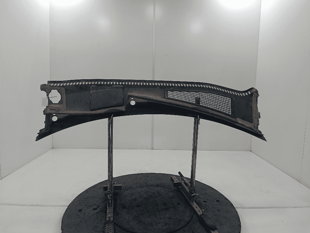 Дождевик к Volkswagen Touareg 3 (18-24)