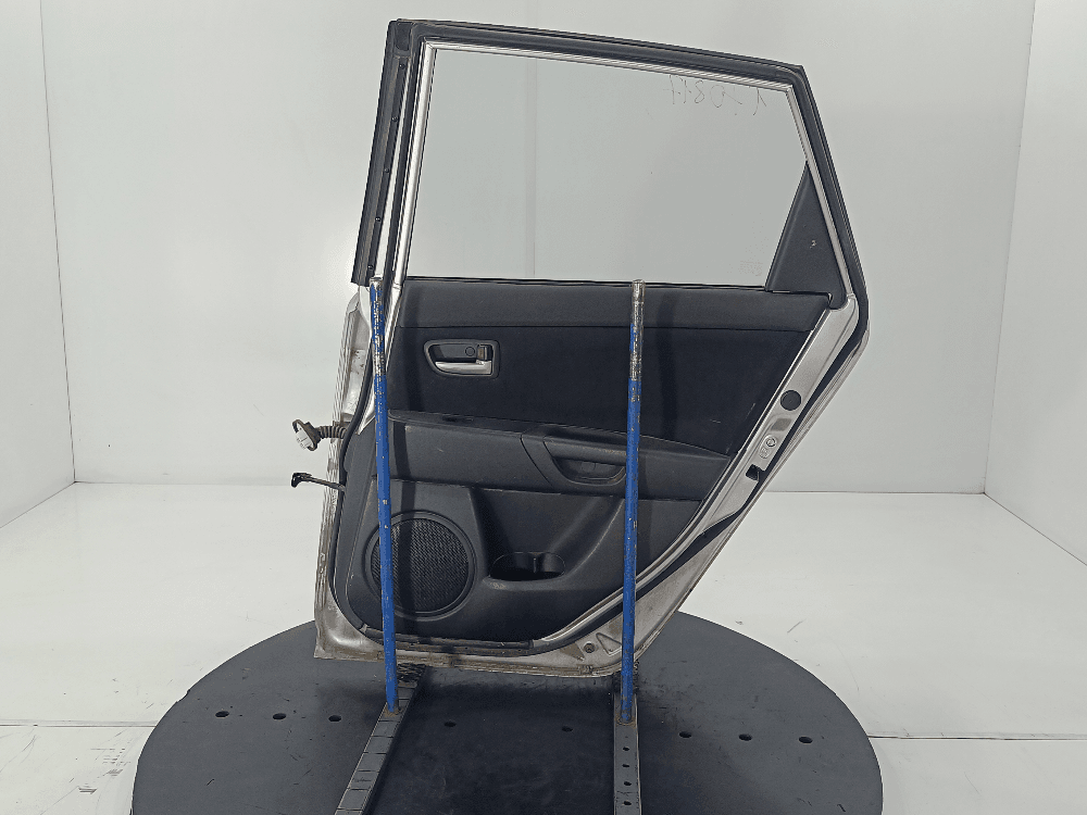 Дверь задняя правая к Mazda 3 BK (03-06)