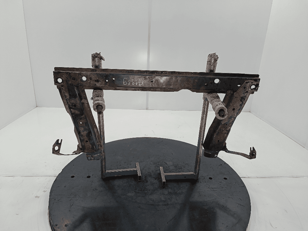 Балка под радиатор к Renault Megane 2 (02-06)