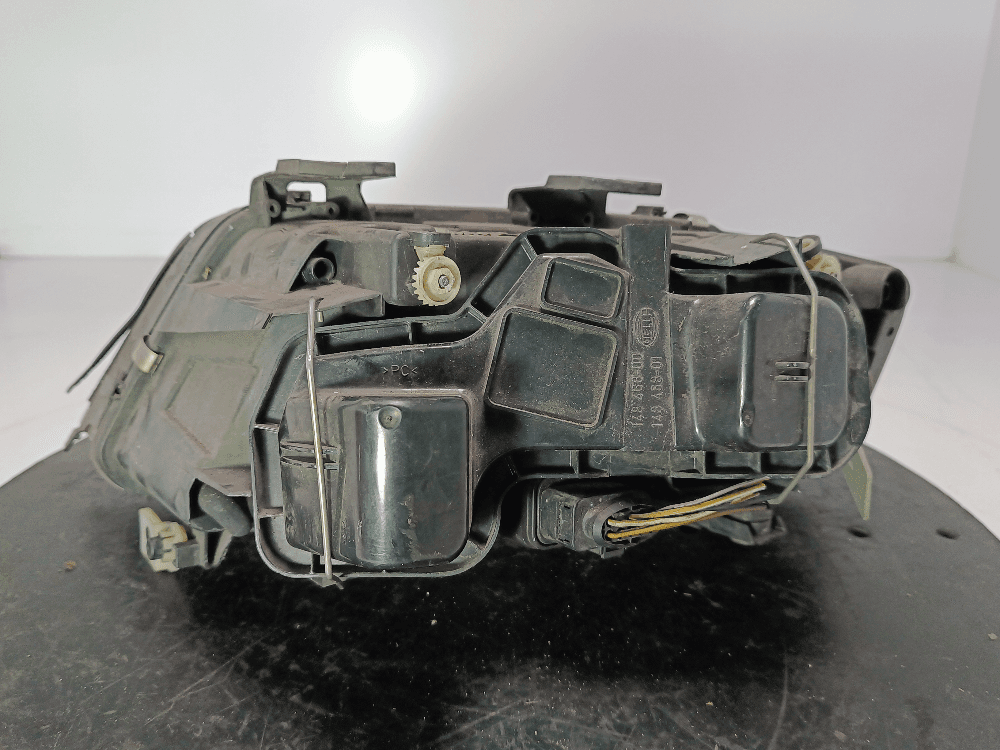 Фара правая к Audi A6 C5/4B (97-01)
