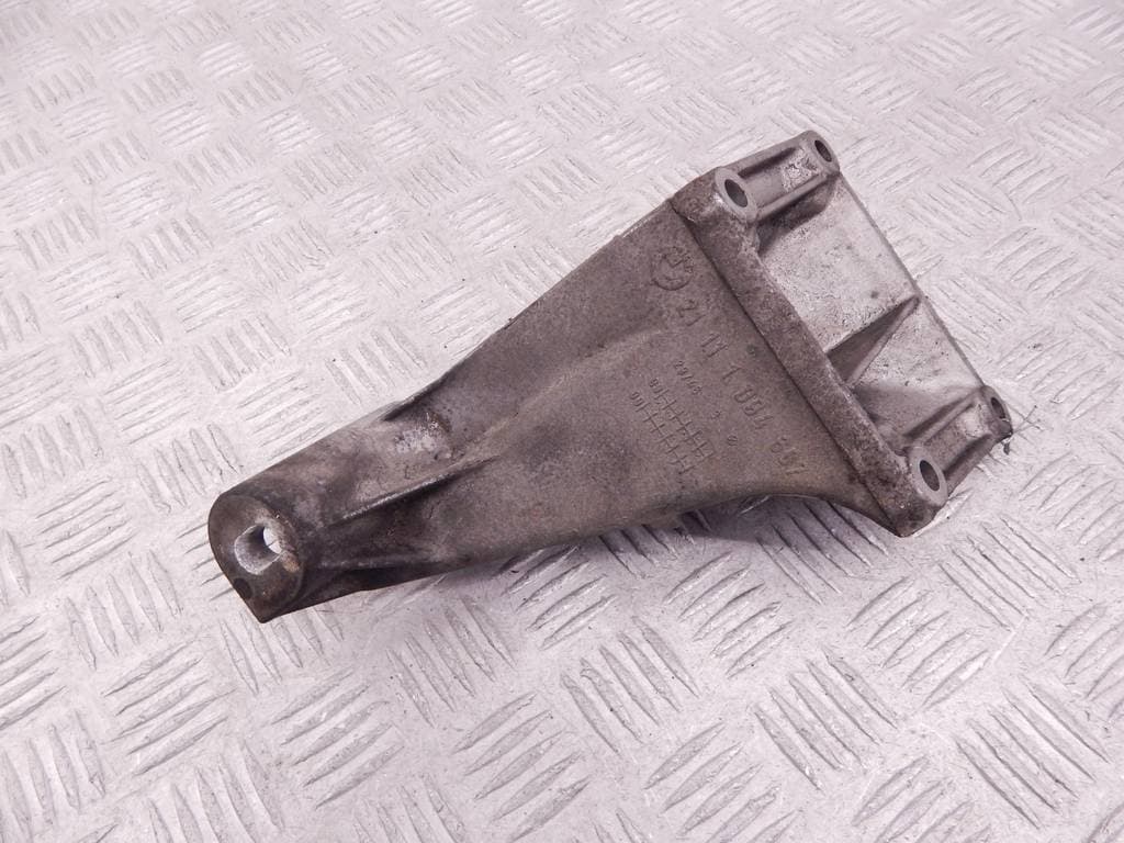 Кронштейн двигателя к BMW 3 E46 (97-03)